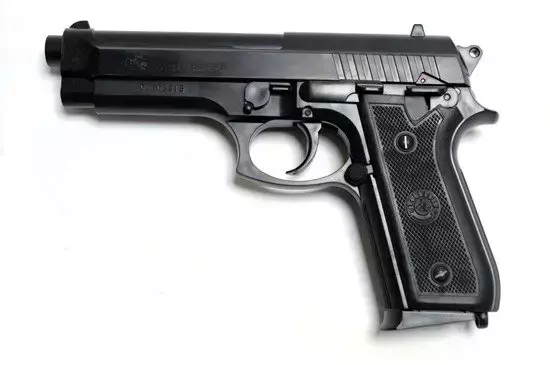 Replika pistoletu TAURUS PT92 BK